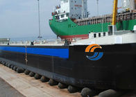 Utilisation de lancement d'airbags de bateau en caoutchouc pneumatique dans le transport de construction lourde