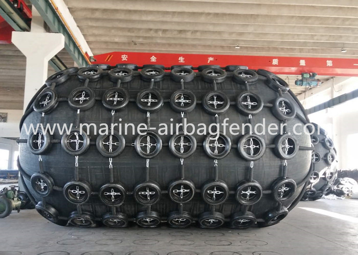 performance d'amortisseurs en caoutchouc de Pneuamtic du port 50kPa de 4.8m*8m haute avec le filet à chaînes de pneu