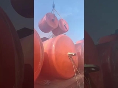 Des éclaboussures remplies de mousse