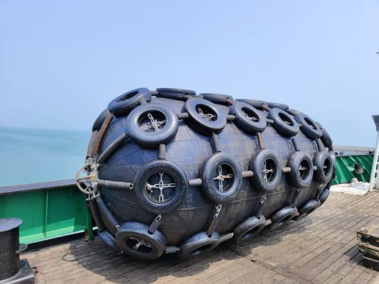 Les pare-chocs en mousse marine sont une solution optimale pour la protection des navires dans des environnements difficiles
