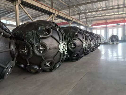 Standard d'exécution ISO17357 Pneumatique Marine Fender Conception personnalisée Chaîne de pneus Réseau pour la protection des navires
