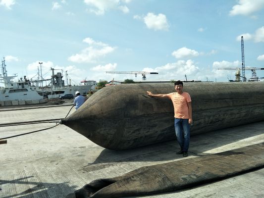 Airbags en caoutchouc pour marine