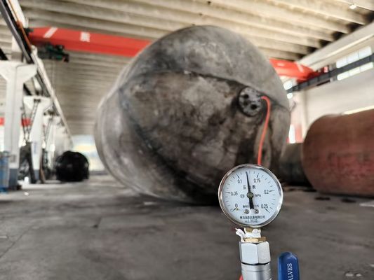 Airbag de remorquage pour navires sur mesure