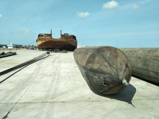 Airbags en caoutchouc pour navires personnalisables pour le lancement et le levage des navires