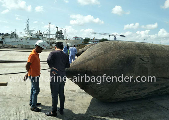 Airbag en caoutchouc pour équipements lourds