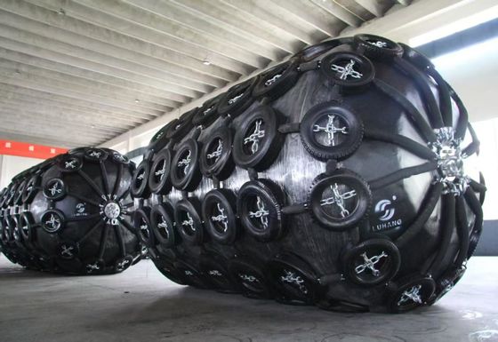 Fender rempli de mousse EVA à haute absorption d'énergie pour l'amarrage au quai du navire