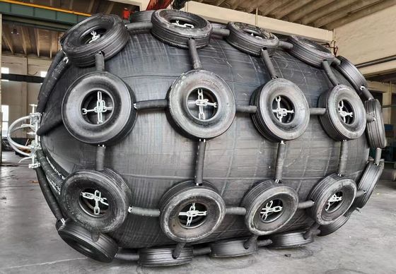 Pneumatique Marine Fender garantissant la sécurité du navire et du quai avec une élasticité exceptionnelle
