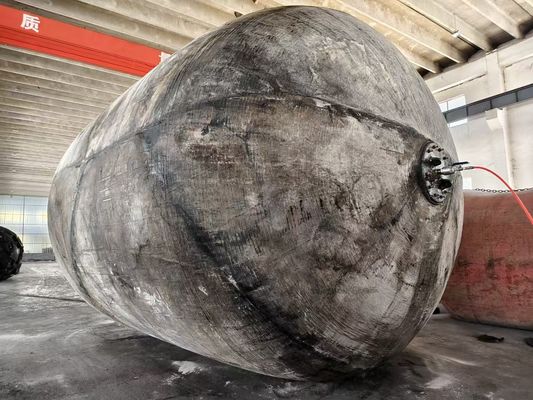 Airbag de remorquage pour navires sur mesure